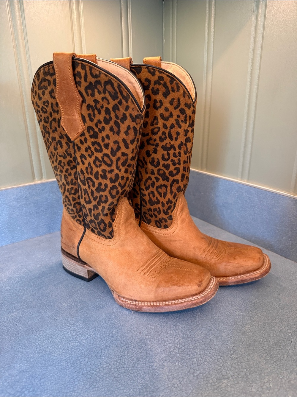 Circle G Girl's Tan Honey Leopard Print Shaft Square Toe Boots size 3